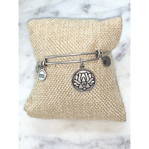 Alex and Ani Silver Lotus Peace Petals Bangle Bracelet EUC - Picture 3 of 7